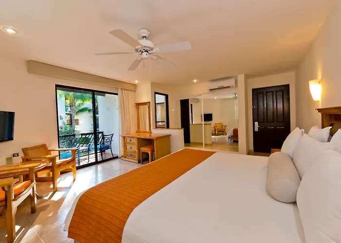 The Reef Playacar Beach Resort & Spa